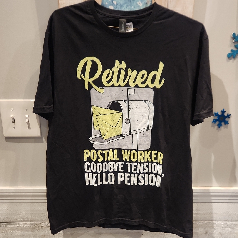 NWR Gildan Black Retired Postal Worker Graphic T-Shirt Sz L